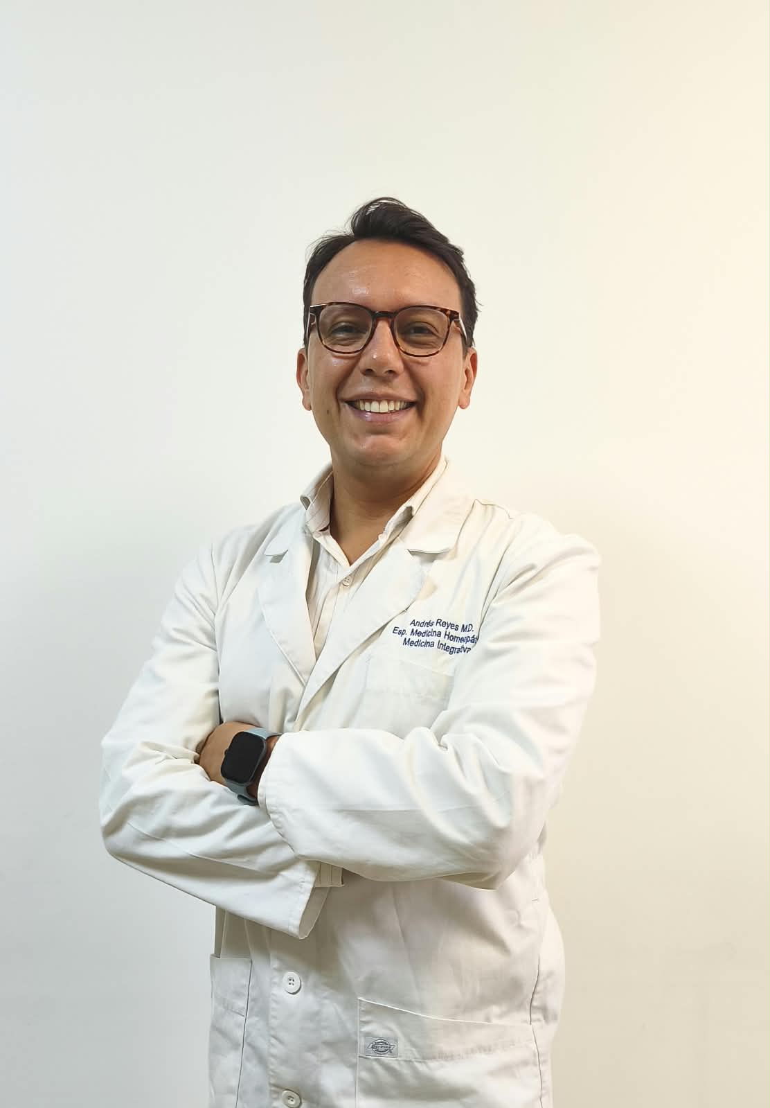 Dr. Andrés Reyes