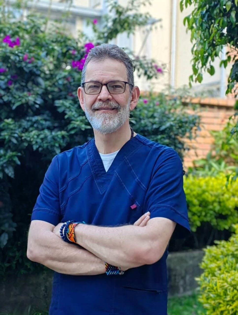 Dr. Santiago Rojas